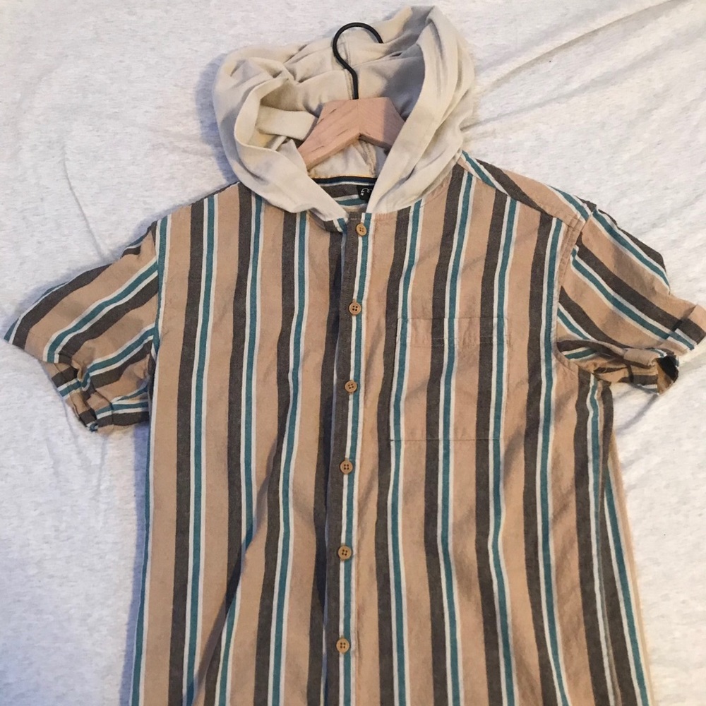 Short Sleeve Button Down Shirt with hood